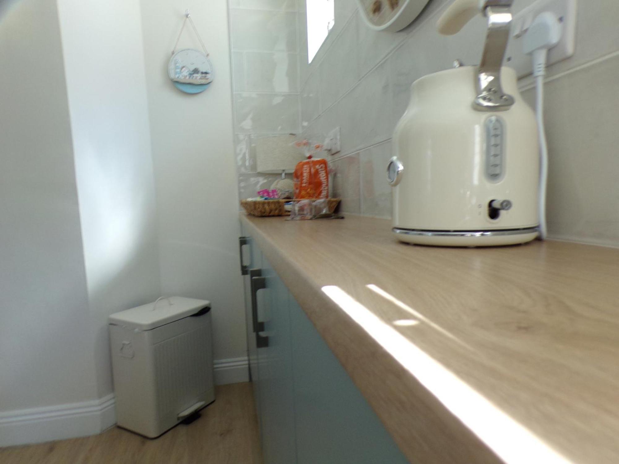 3Thedome - Luxury Ground Floor Apartment Opposite The Beach, Barton On Sea Kültér fotó