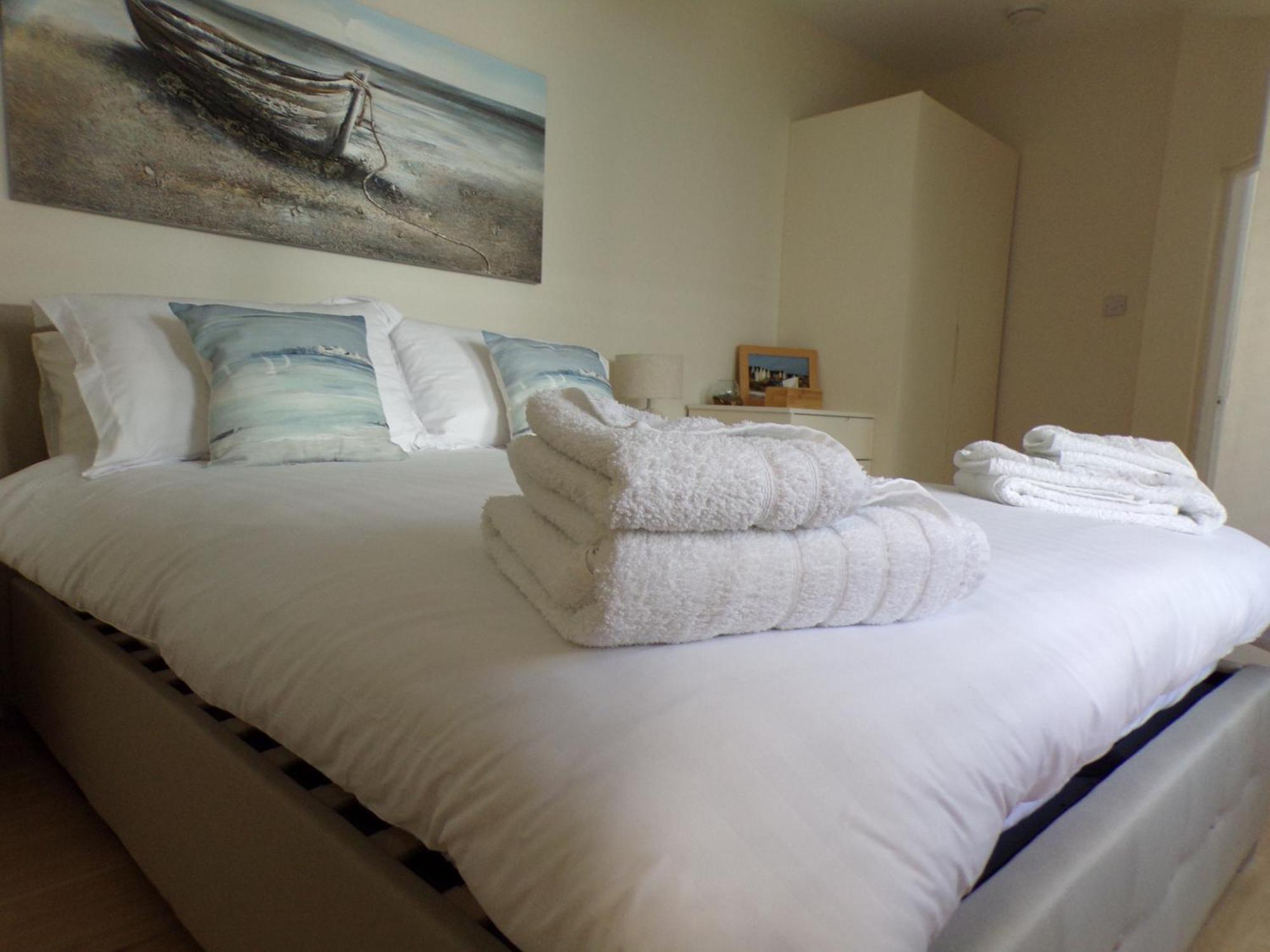3Thedome - Luxury Ground Floor Apartment Opposite The Beach, Barton On Sea Kültér fotó